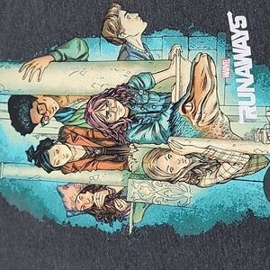 Marvel Runaways A Hulu Original by Her Universe Raglan TShirt Size S